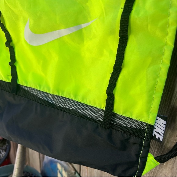 NWOT Nike Sports Sac - Picture 2 of 4